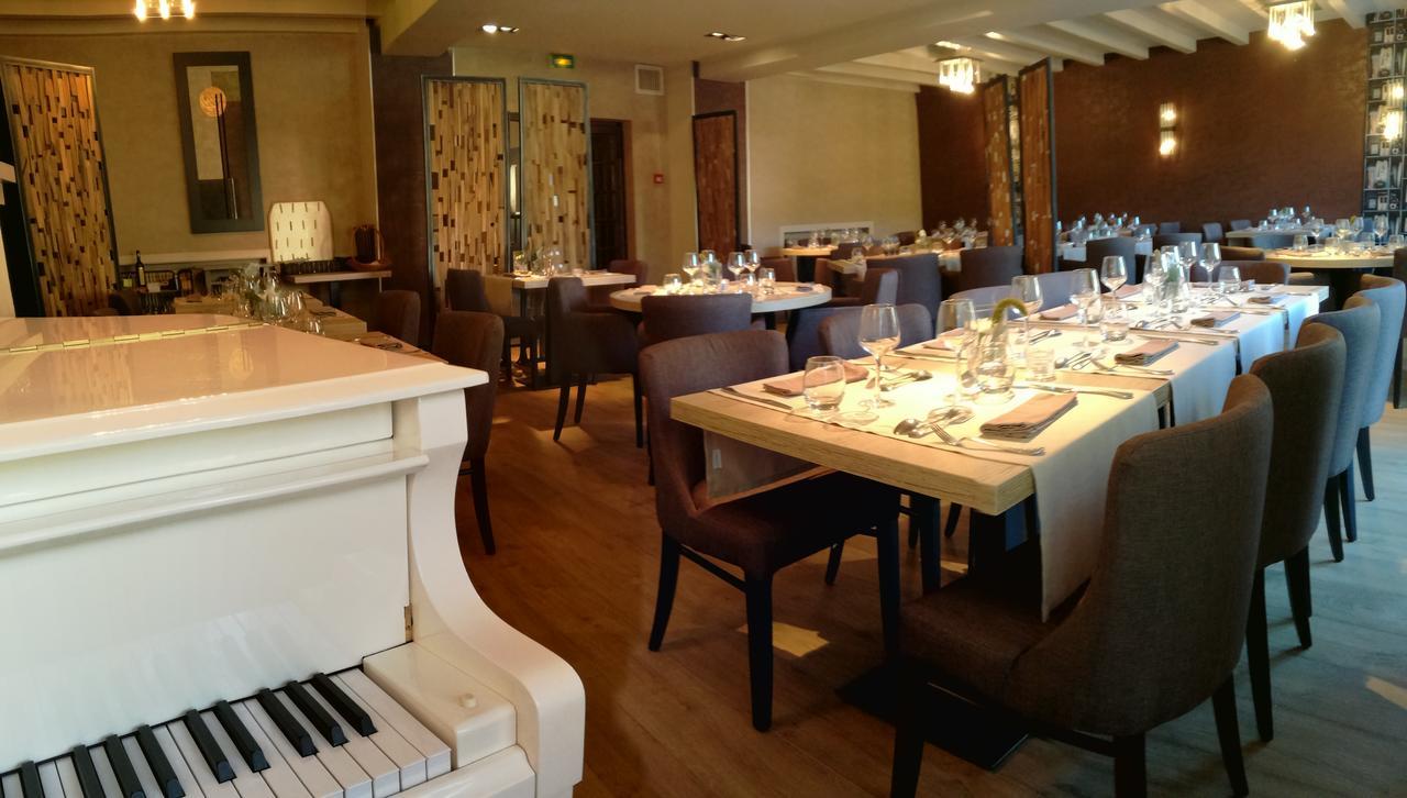 Hotel-Restaurant Le Sorgia Bellegarde-sur-Valserine Eksteriør billede